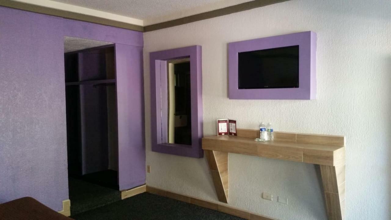 Hotel Azteca Inn Ensenada Esterno foto