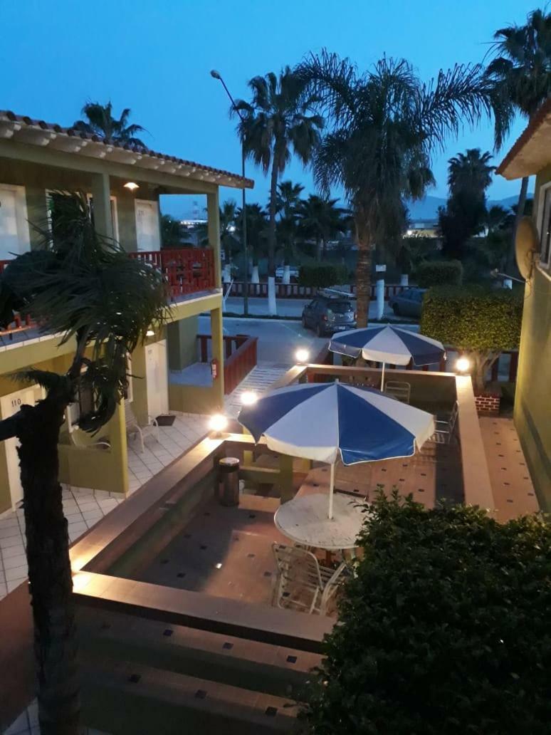 Hotel Azteca Inn Ensenada Esterno foto