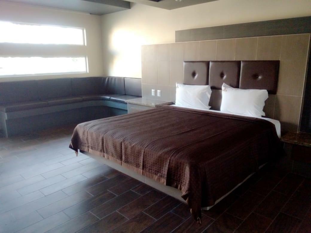 Hotel Azteca Inn Ensenada Esterno foto